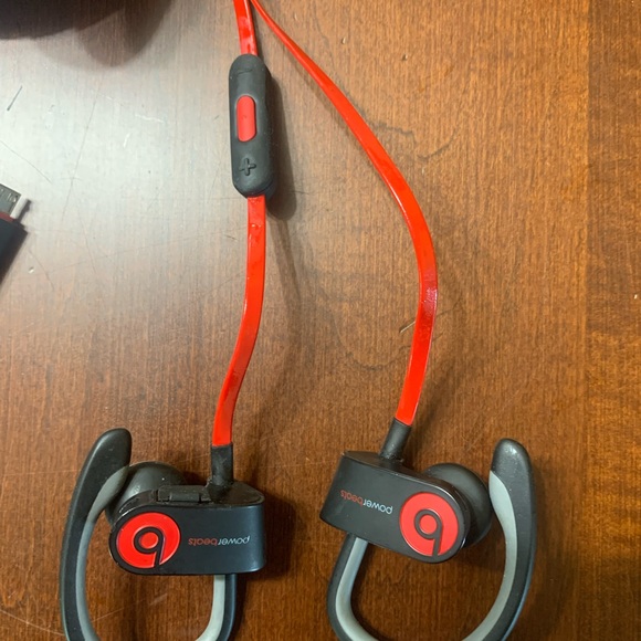 Beats by Dr. Dre Powerbeats 2 Wireless Active Collection headphones - Picture 4 of 6